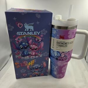 Stanley Quencher H2.0 Tumbler - Disney Stitch Floral Gradient